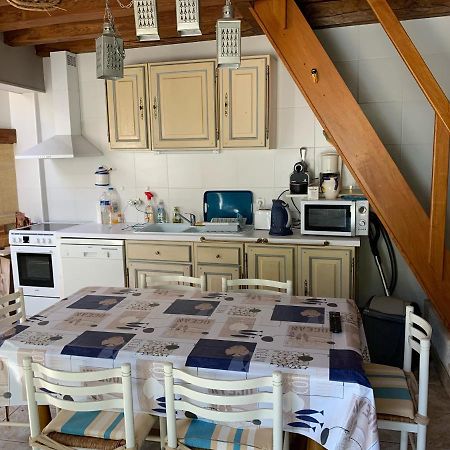 Maison De Pays Au Centre Du Village Saint-Martin-de-Ré Kültér fotó