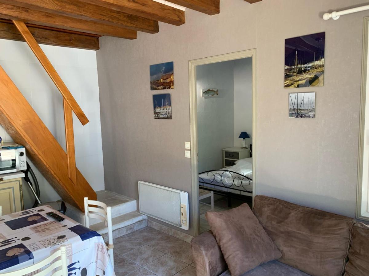 Maison De Pays Au Centre Du Village Saint-Martin-de-Ré Kültér fotó